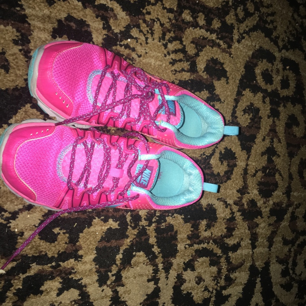 nike women’s flex running shoes